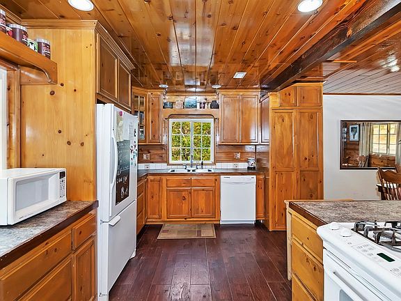 5th image of 33244 Juniper Ln