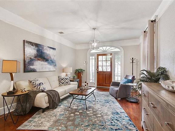 4th image of 322 N Bernadotte St