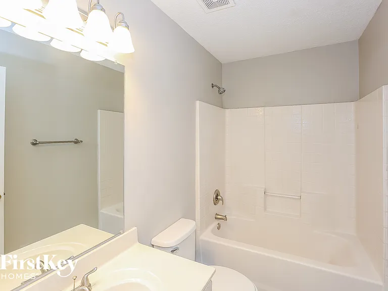 8802 Glenover Cir — Photo 8