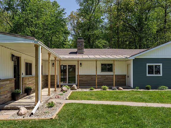 5th image of 1860 Marion Rd NW