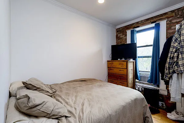 Rented by Compass | media 22