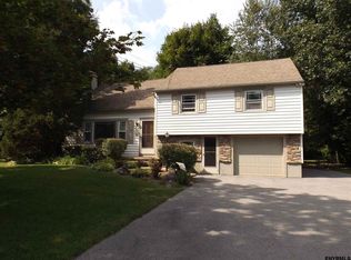 18 Beechwood Dr, Ballston Lake, NY 12019