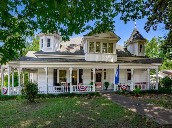 439 E Columbia Ave, Leesville, SC 29070