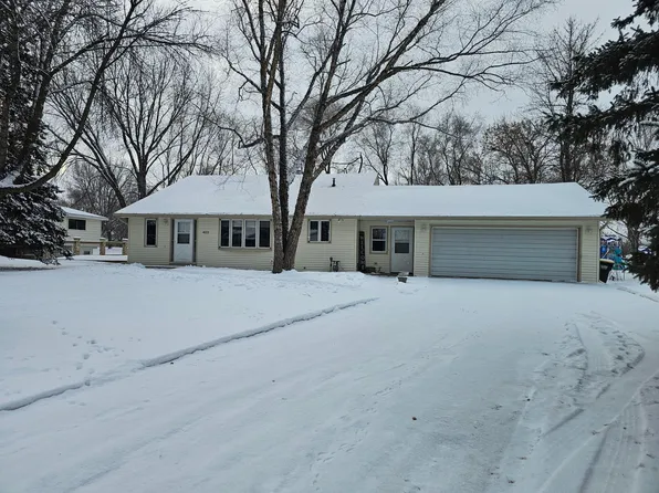 403 Miller St, Spicer, MN 56288