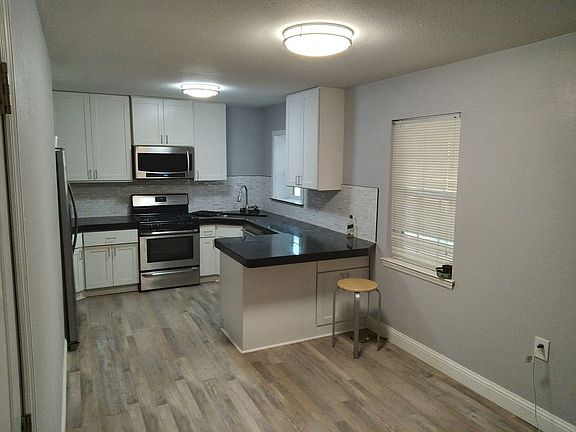 2nd image of 518 Degan Ave