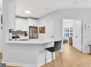 1708 Lake Shore Crest Dr APT 32, Reston, VA 20190