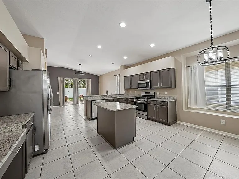 13804 Sigler St — Photo 8