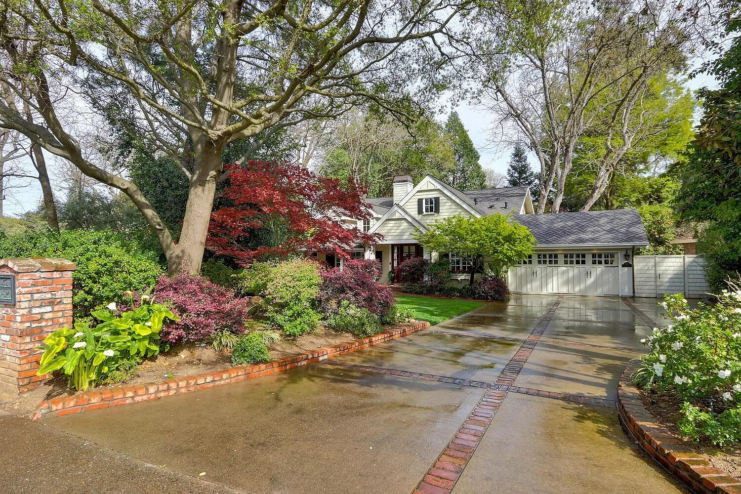 1822 Suffolk Way photo 1