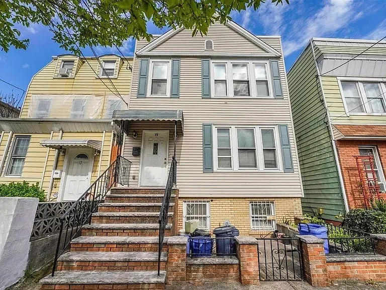 19 Hawthorne Ave #1 — Photo 1