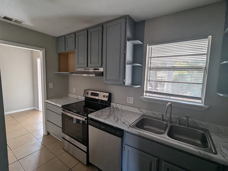 209 School House Rd — Photo 11