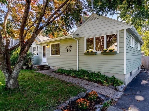 16 Long Lake Rd, Littleton, MA 01460
