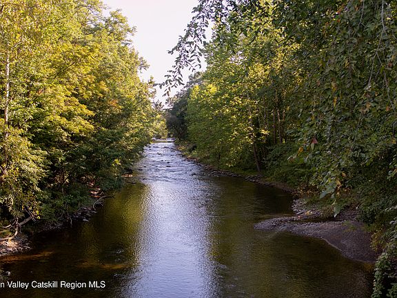 4th image of 16 Bachus Road