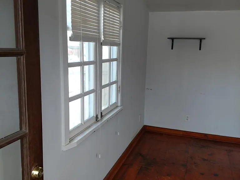5065 Brighton Ave #COTTAGE — Photo 6
