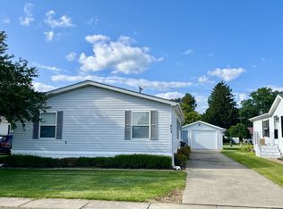 953 Daleann Ave, Dekalb, IL 60115