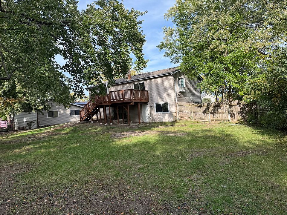 2nd image of 569 Emerson Cir