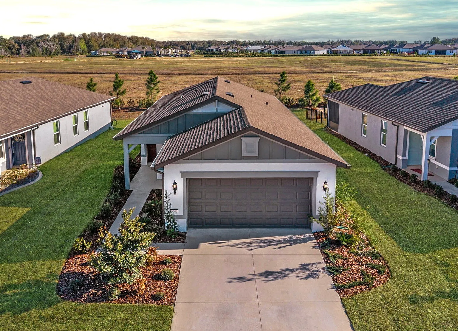 4 bed, 2.0 bath, 1583 sqft, $2,150 — Photo 1