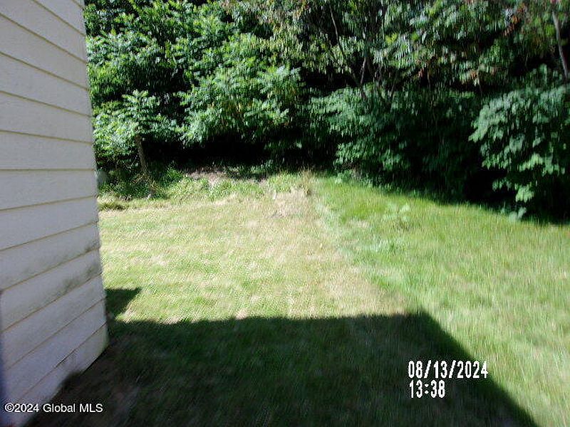 4th image of 1657 Creek Road
