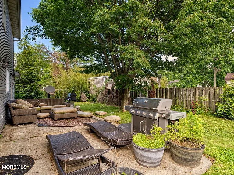 450 Beachway Ave — Photo 30