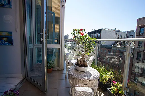 Sold by Corcoran | media 21