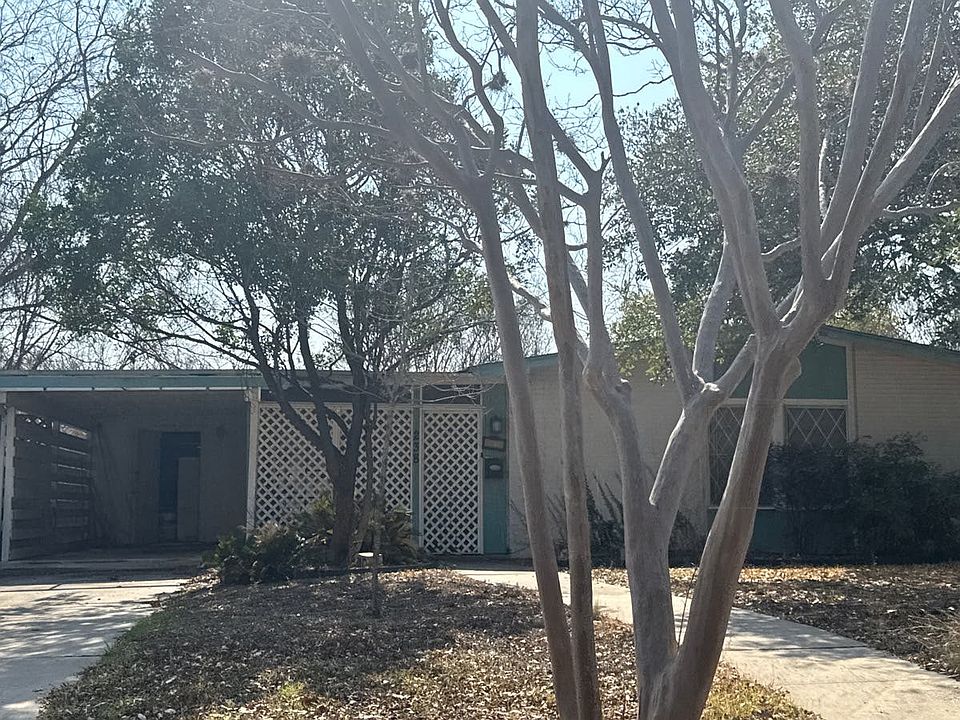1st image of 238 Pinewood Ln