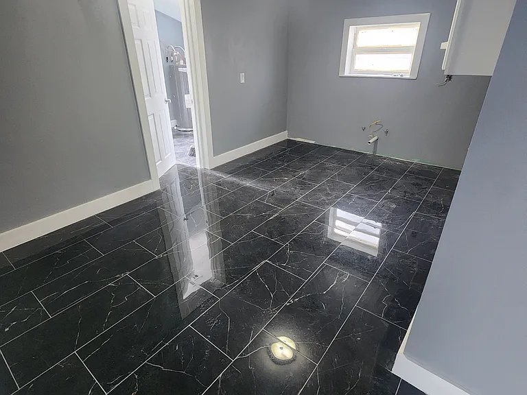 302 S Hall St — Photo 9