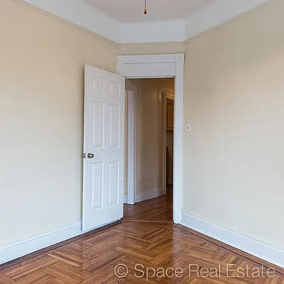 Rented by Washington Realty Corp. | media 12