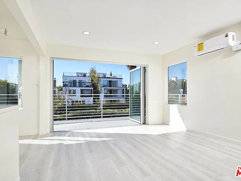2814 Grand Canal Ct #2814 — Photo 2