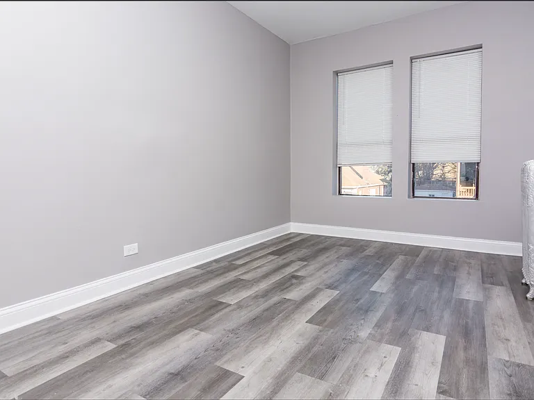 7436 S. Kingston Ave. — Photo 6