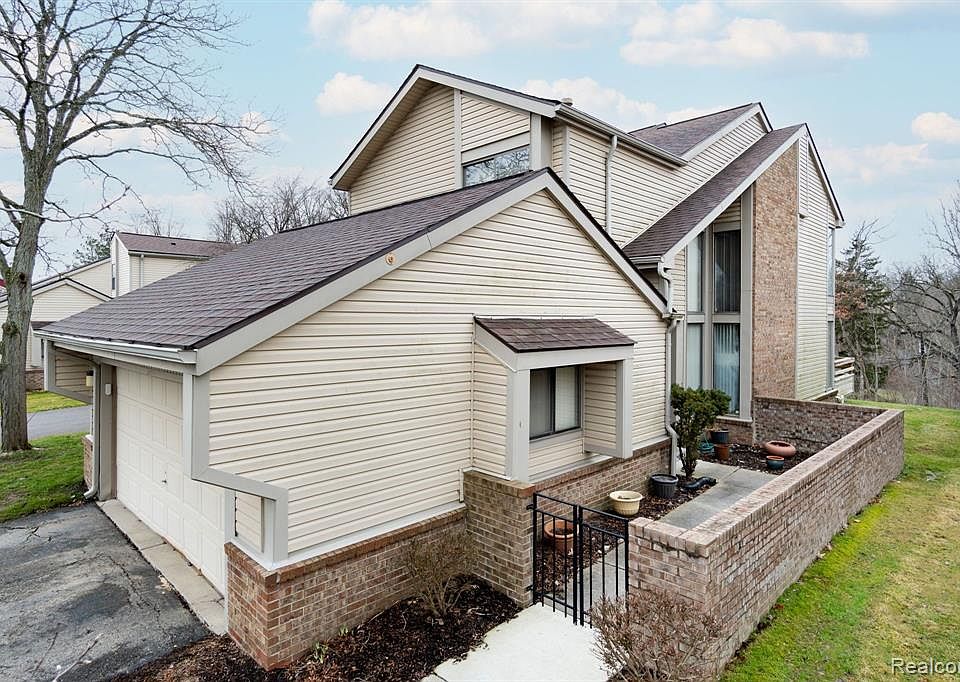 29432 E Chanticleer Dr Southfield MI Zillow