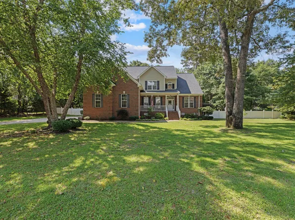 102 Sevendales Dr, Goldsboro, NC 27534