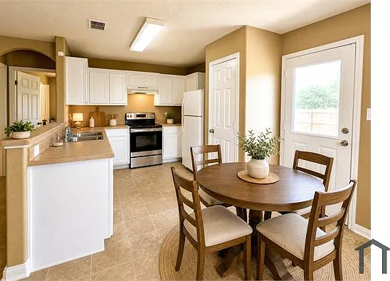 4 bed, 1500 sqft, $2,660 — Photo 3