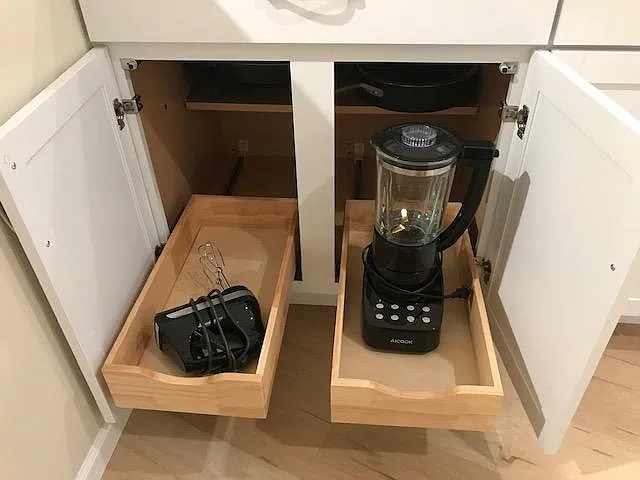 Kitchen blenders.