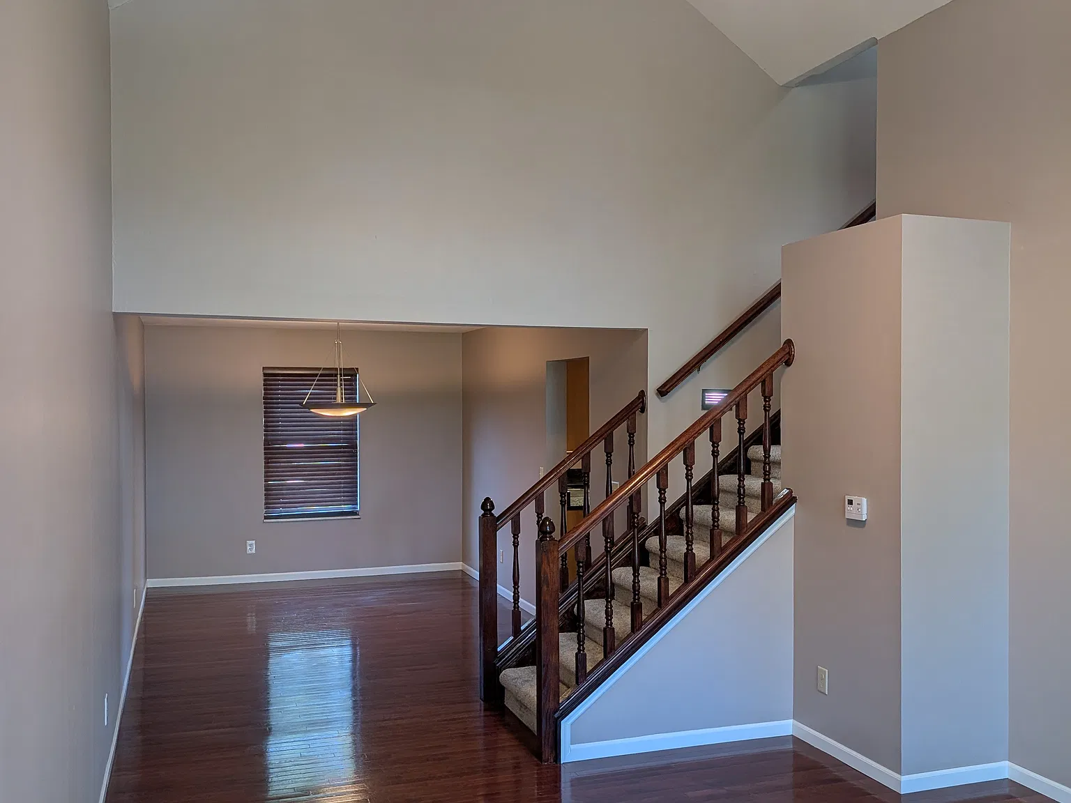 3 bed, 2.5 bath, 2372 sqft, $2,200 — Photo 4