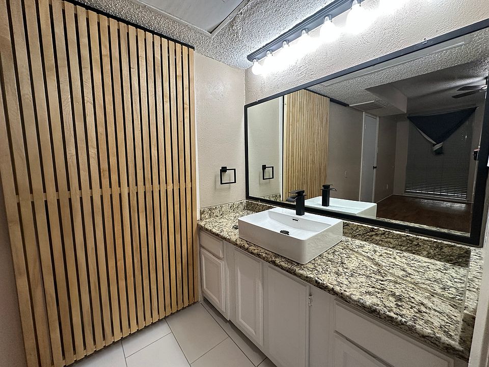 Bedroom vanity
