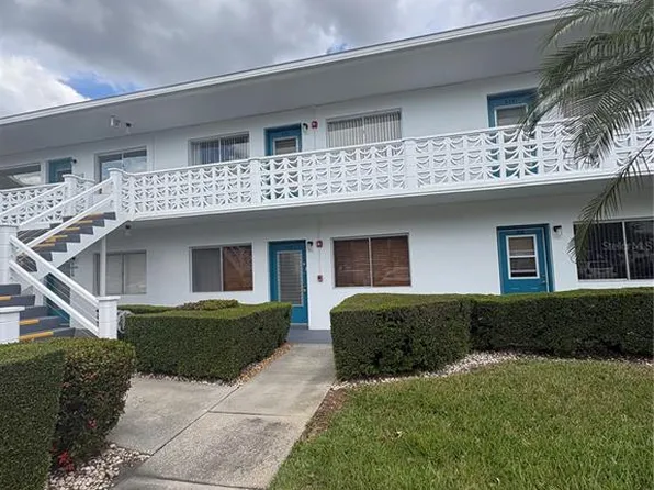 8220 112th St APT 109, Seminole, FL 33772