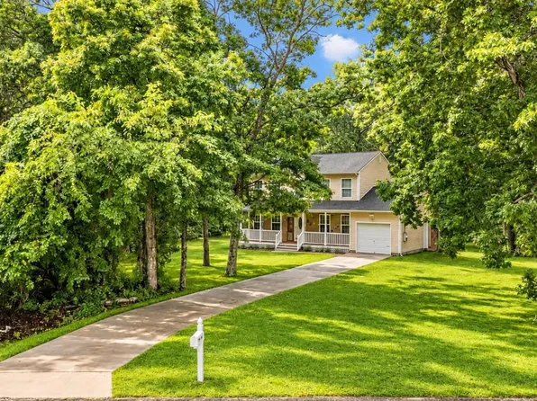 144 Dawn Drive, Shirley, NY 11967
