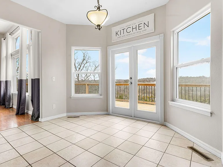 852 Silvercliff Way — Photo 33