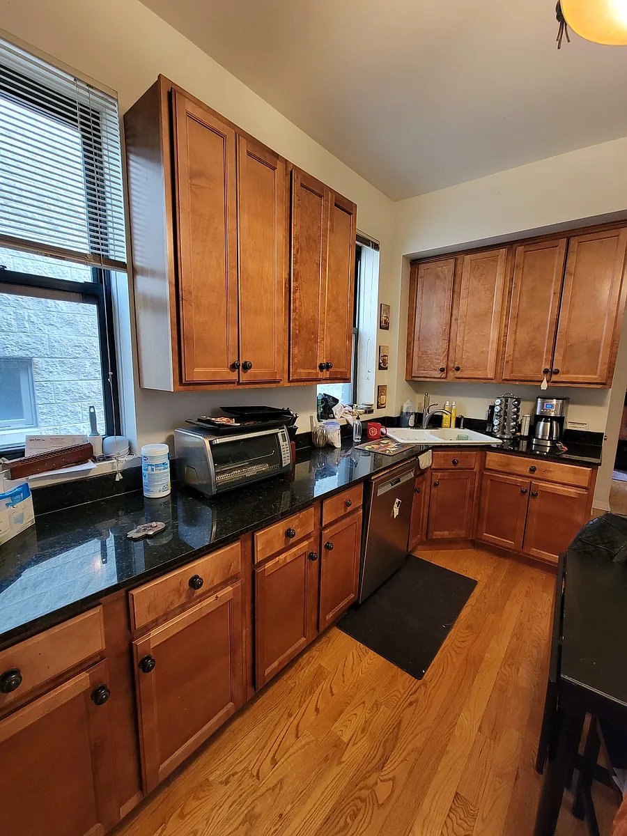 Building Photo - 2654 N Ashland Ave #2R