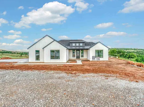 2203 Sanctuary Dr, Medicine Park, OK 73557