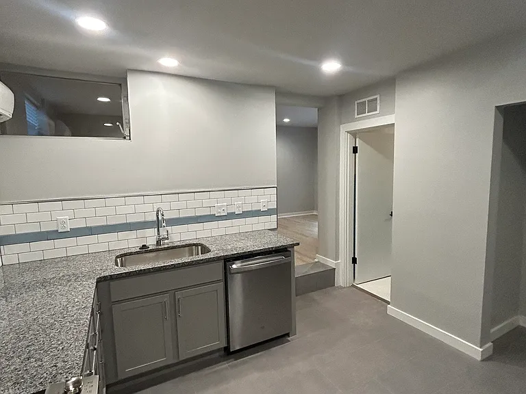 1311 W 2nd St #C — Photo 10