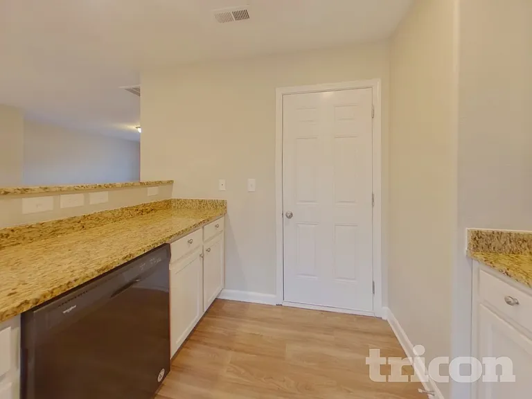 808 Gunnar Dr — Photo 5