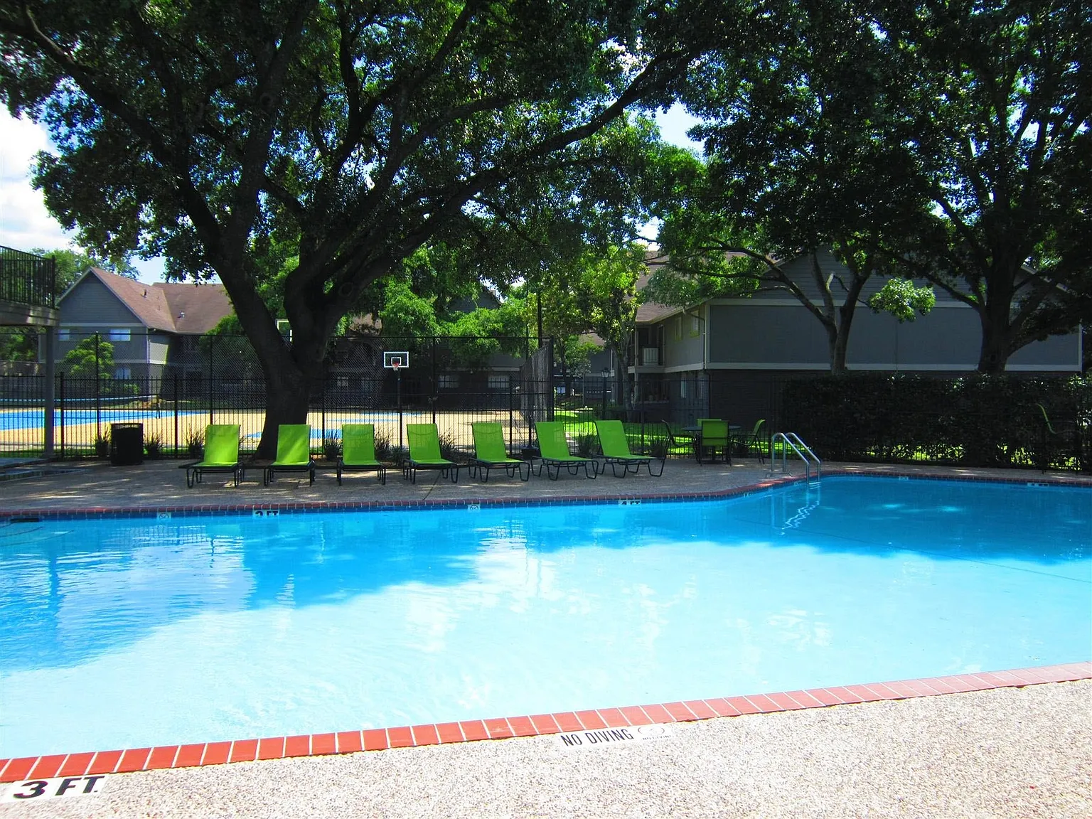Distinction Apartment Homes — Photo 3