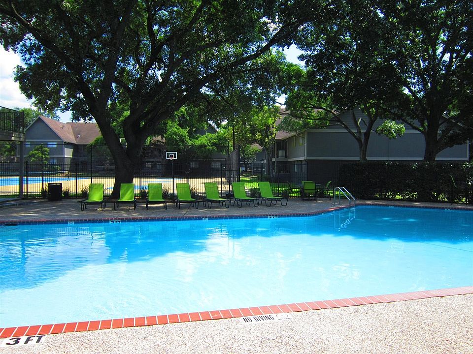 Experience the vibrant lifestyle at Distinction Apartment Homes, where relaxation meets community. Our refreshing pool and spacious surroundings offer the perfect retreat. Come see all that awaits you your new home is just a visit away!