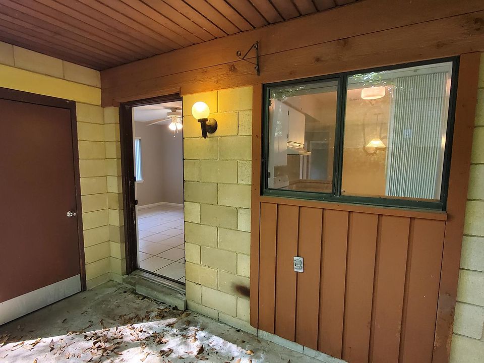 Outside patio with storage closet. Perfect for Grill.