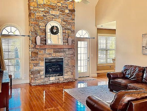 3rd image of 32 Recter Ln