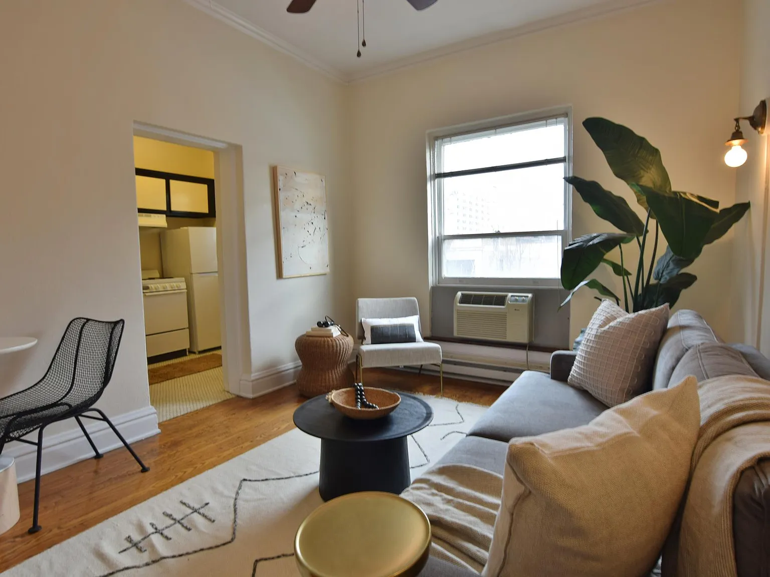 Greystone Court Apartments — Photo 4