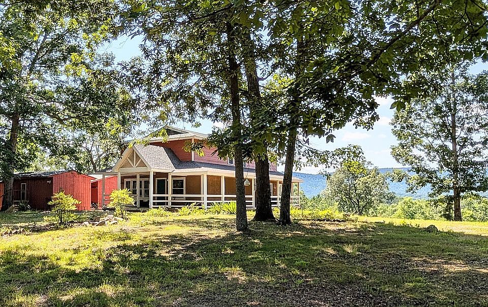 1st image of 421 Dogwood Ln