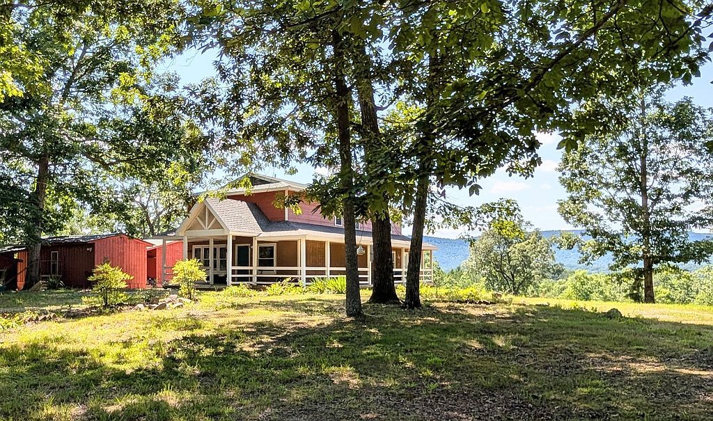 421 Dogwood Ln - Property Image