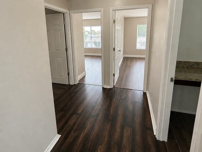 13305 Greenpointe Dr — Photo 19