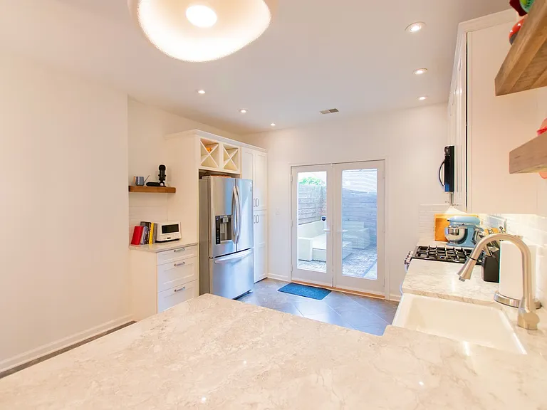 2207 Kimball St — Photo 8